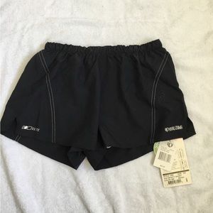 Pearl Izumi Womens workout short  Sz sm coolmax Zipper back pocket 3” inseam